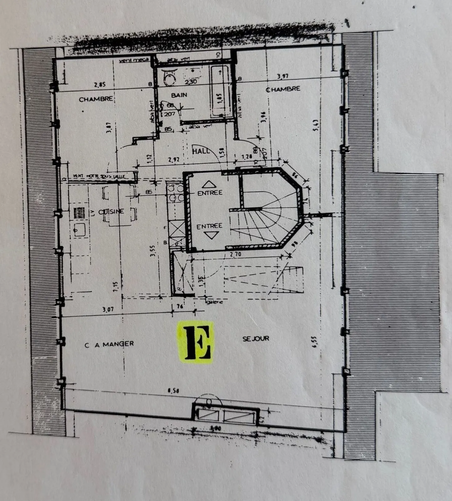 Prächtige Wohnung im Zentrum von Peseux. Ruhig, friedlich, 2 Schritte von den Verkehrsmitteln, Schulen und Geschäften entfernt. - Foto 11 von 13