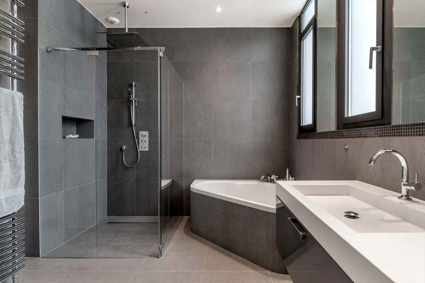 Exclusively! Magnificent loft-style apartment in the city center - Photo 9 of 13