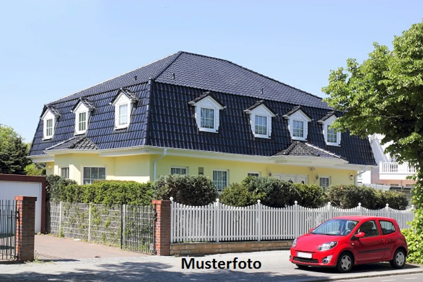 Luxushaus mit Großem Garten - Foto 1 von 13