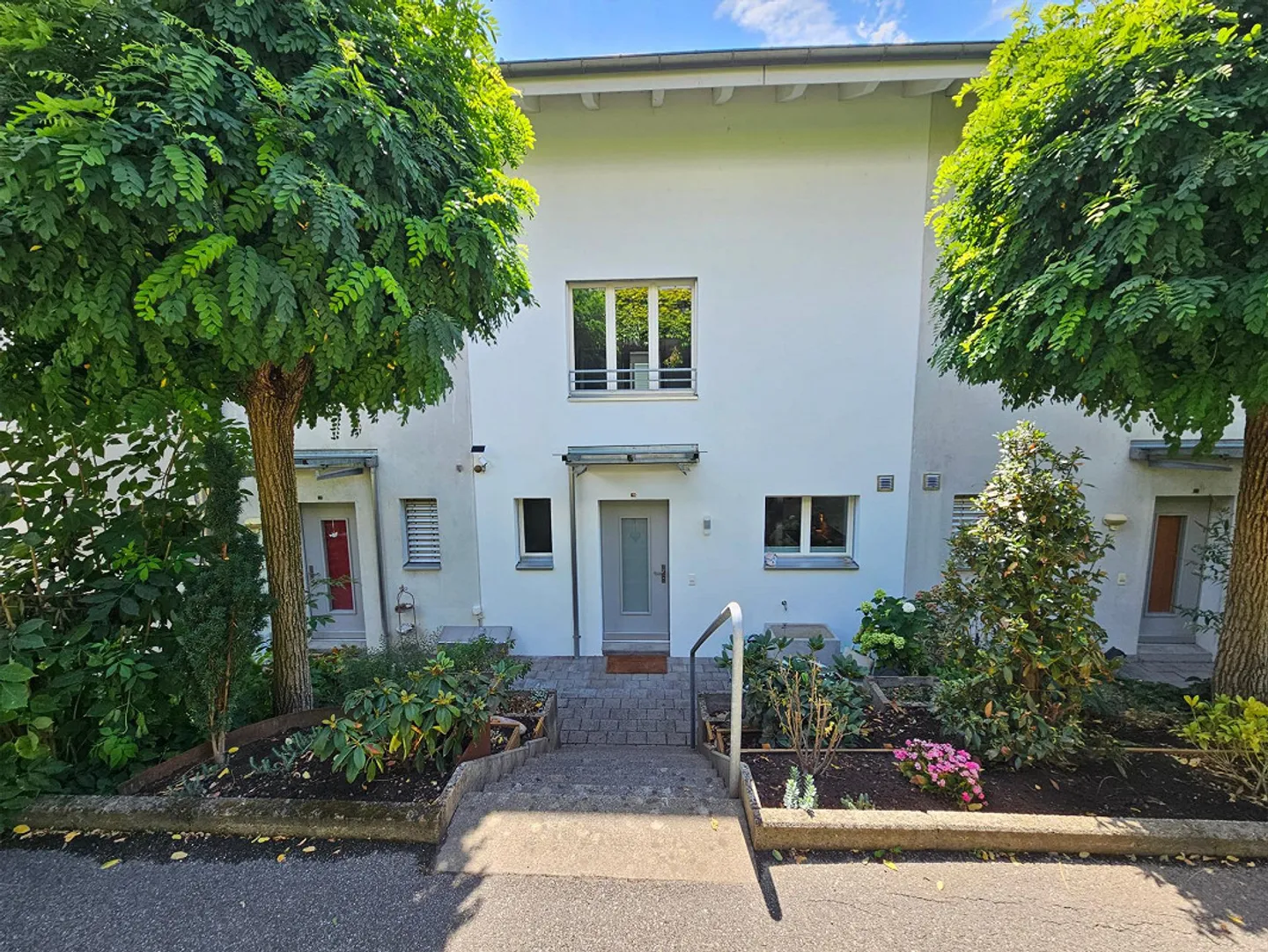 5.5-room terraced house with two terraces in Neuenegg for sale - Photo 1 of 13