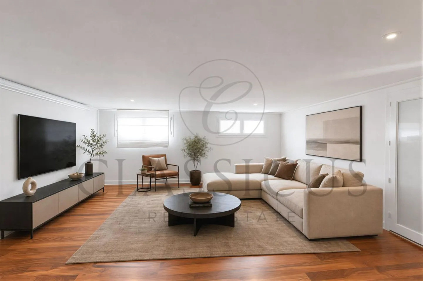 Familienhaus mit Giebel, privatem Garten, Veranda und 4 Parkplätzen - Foto 12 von 13