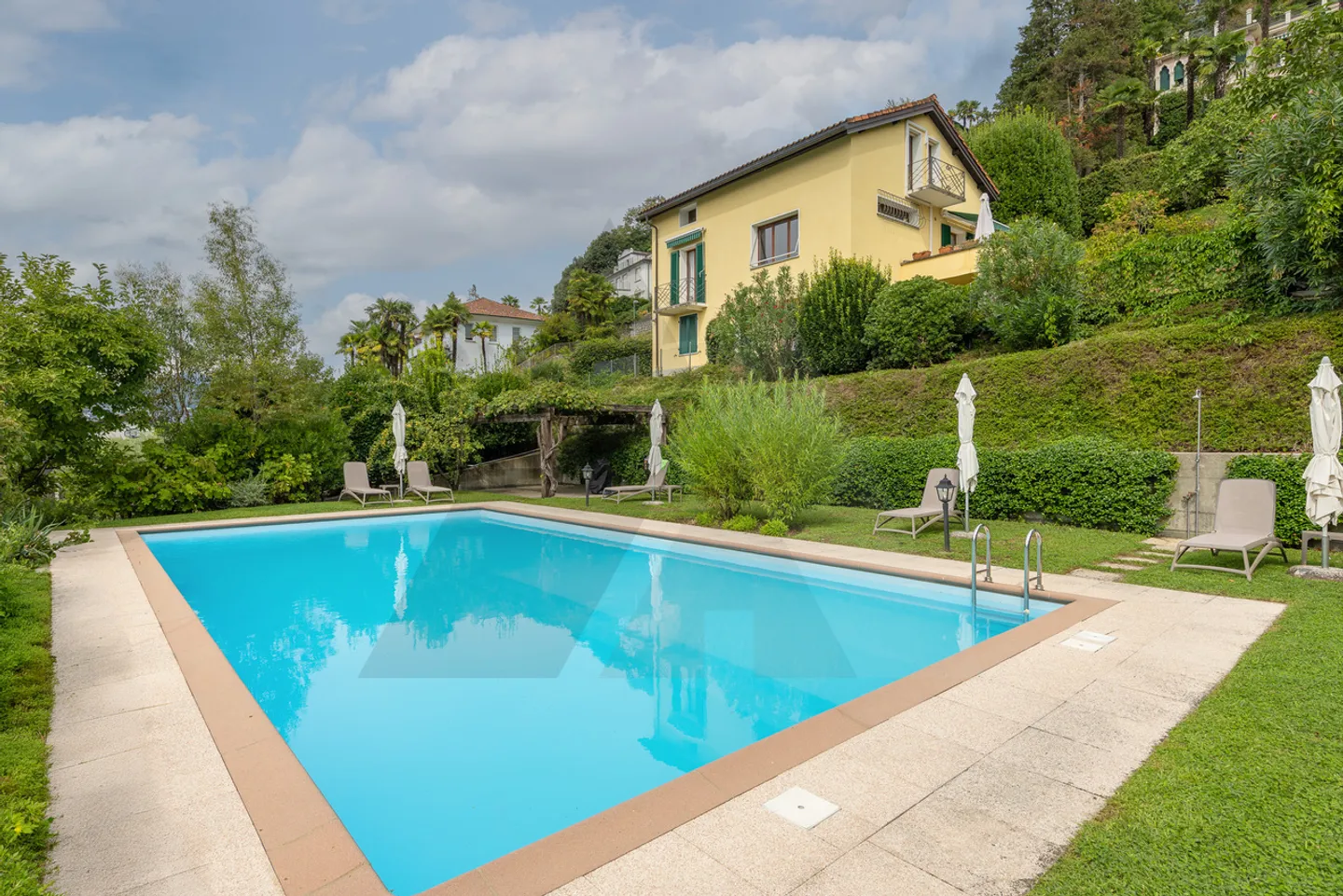Charming Apartment with Lake View - Photo 2 of 19