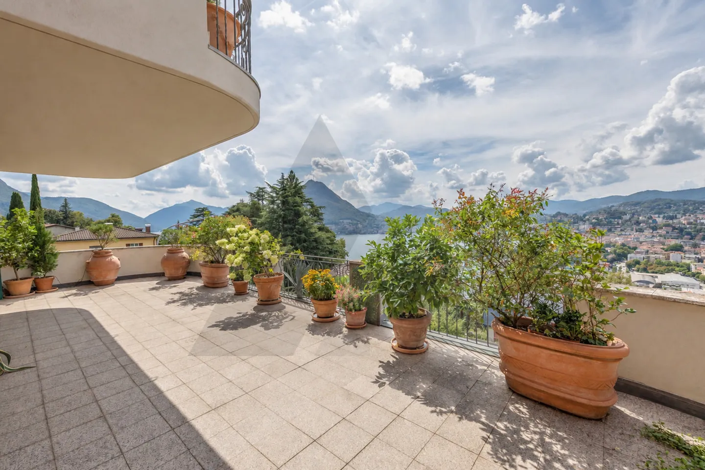 Charming Apartment with Lake View - Photo 1 of 19