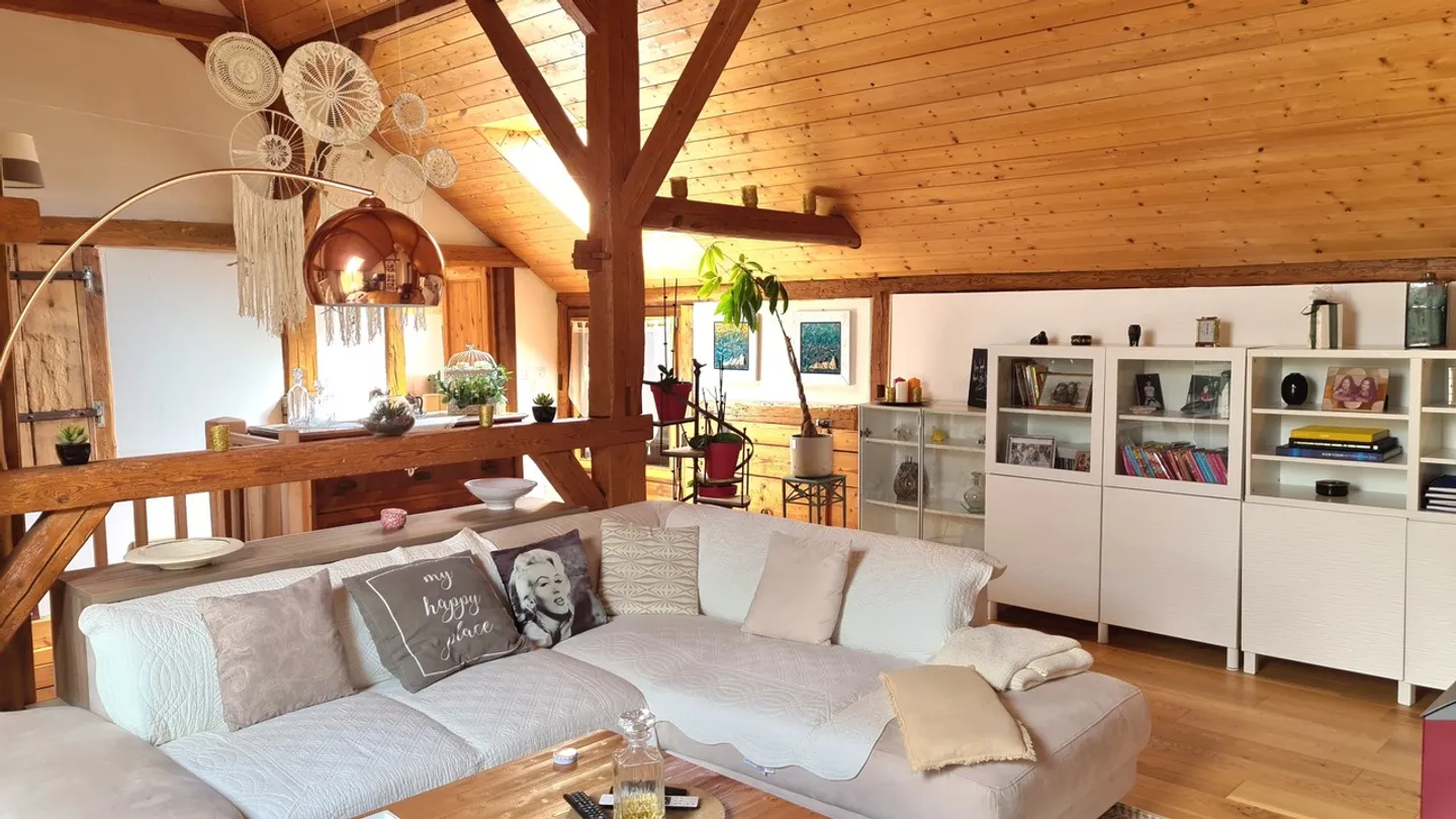 Belle maison rénovée et inhabituelle de 237 m2, avec beaucoup de charme ! - Photo 2 sur 19