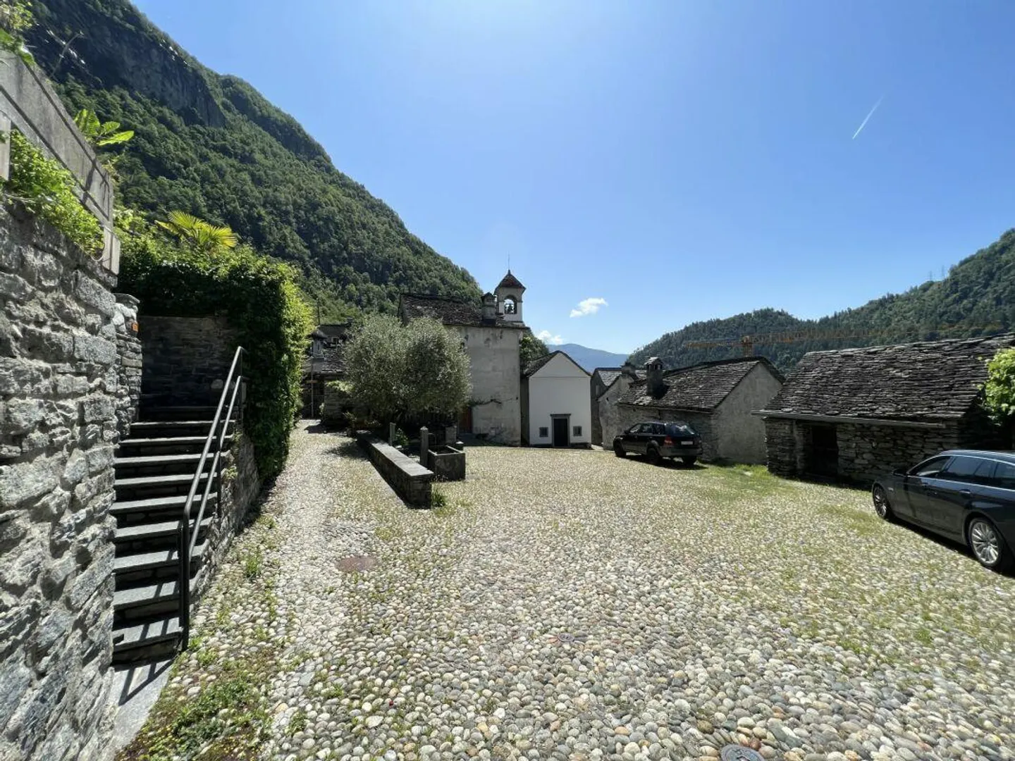 Complexe résidentiel avec maison de 5,5 pièces + appartement de 3,5 et 2,5 pièces - Photo 29 sur 30