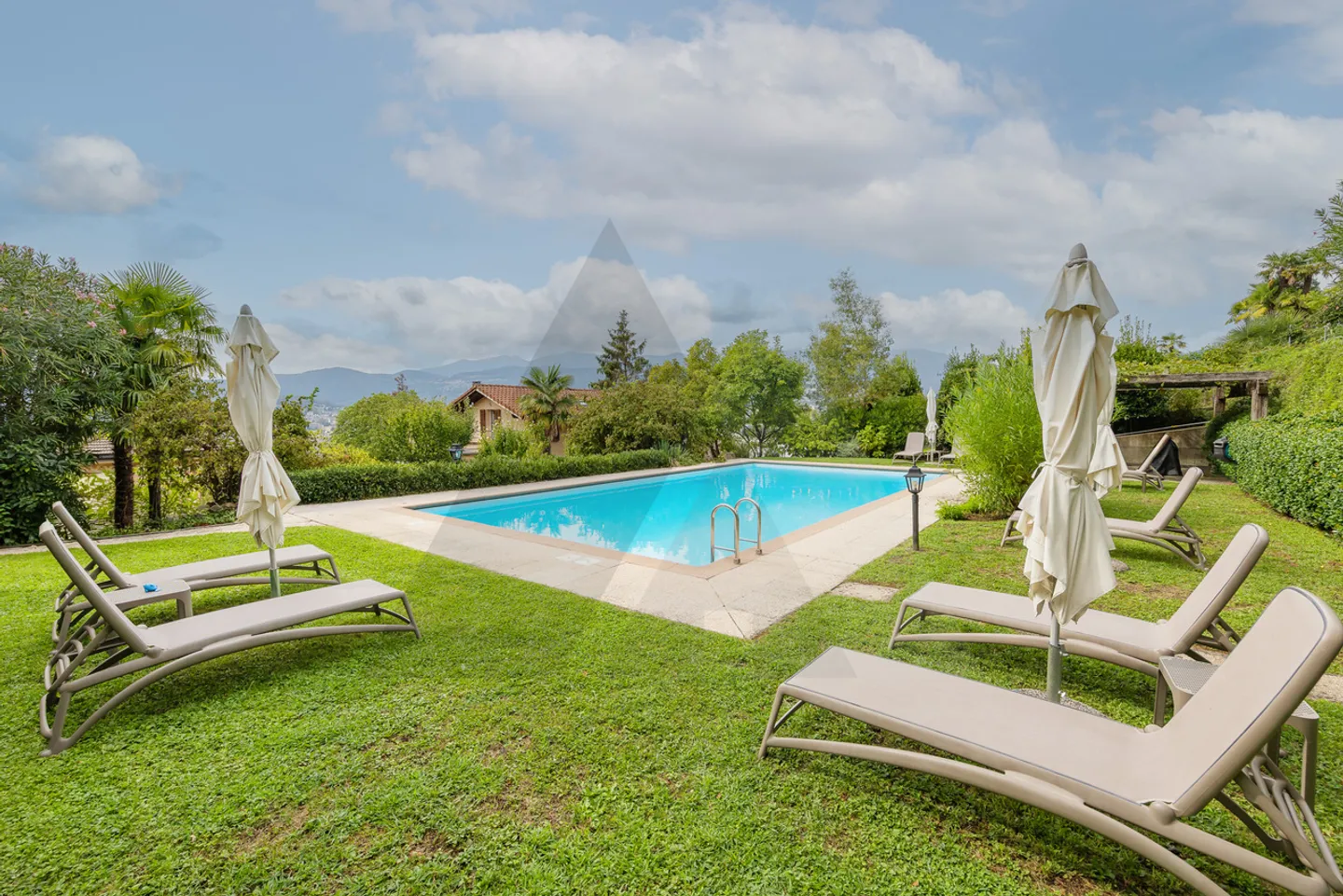 Charming Apartment with Lake View - Photo 1 of 19