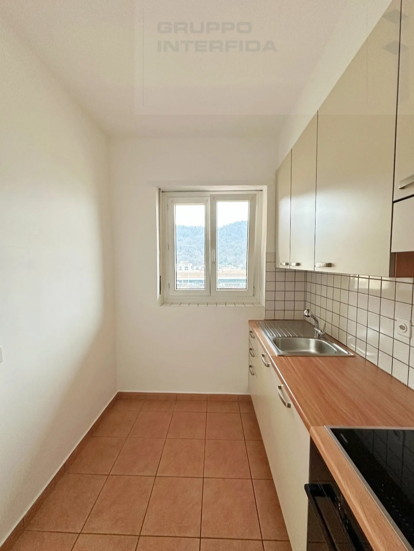 3.5 Room Apartment with Balcony - Photo 3 of 7