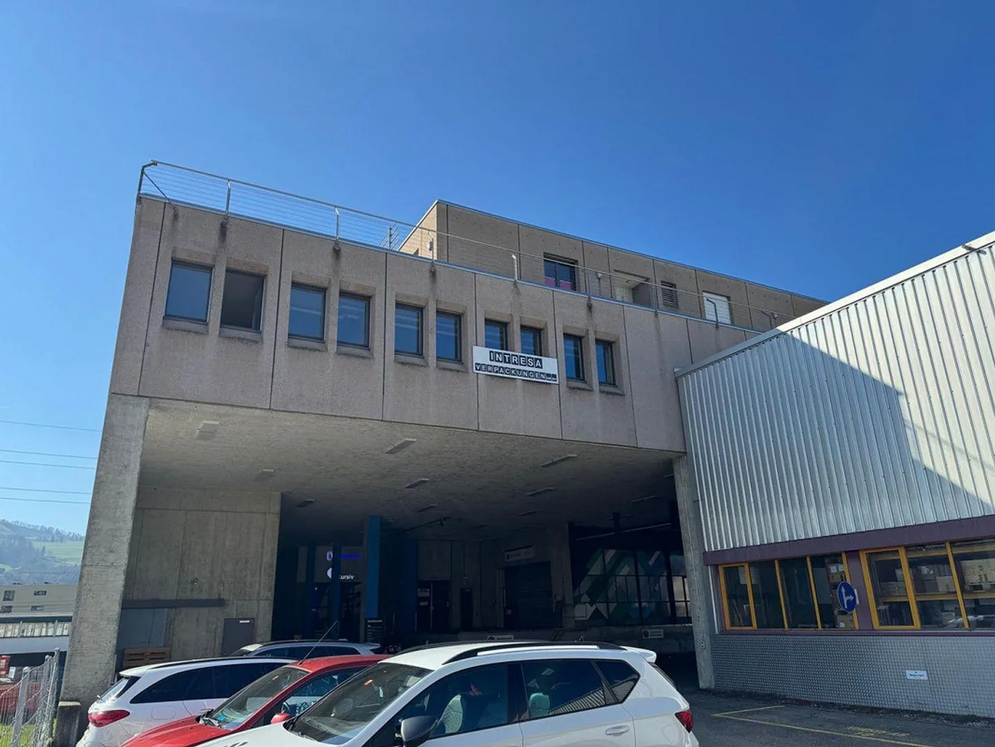 Spazio commerciale moderno a Münsingen (550m2) - Foto 2 di 15