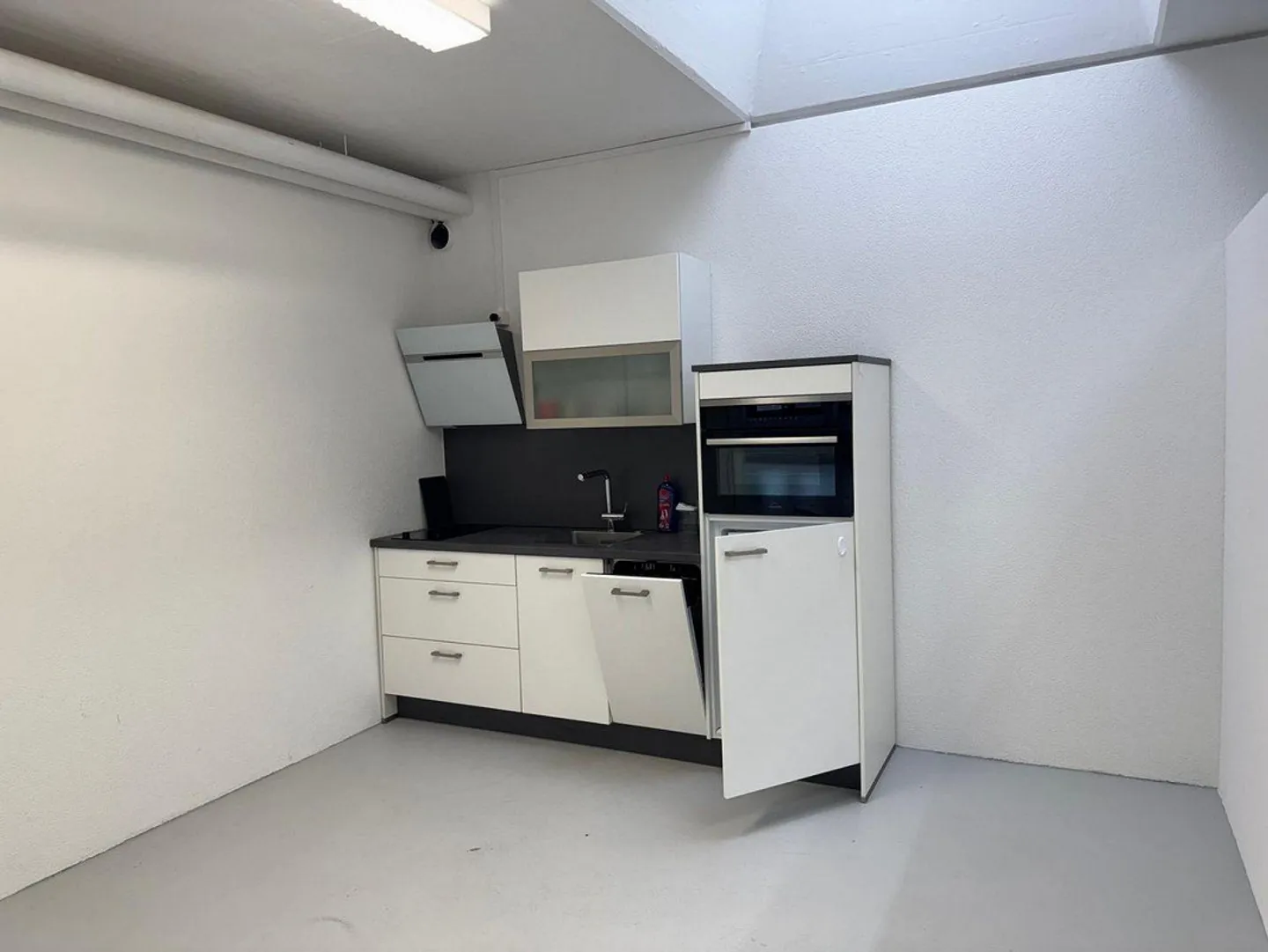 Spazio commerciale moderno a Münsingen (550m2) - Foto 9 di 15