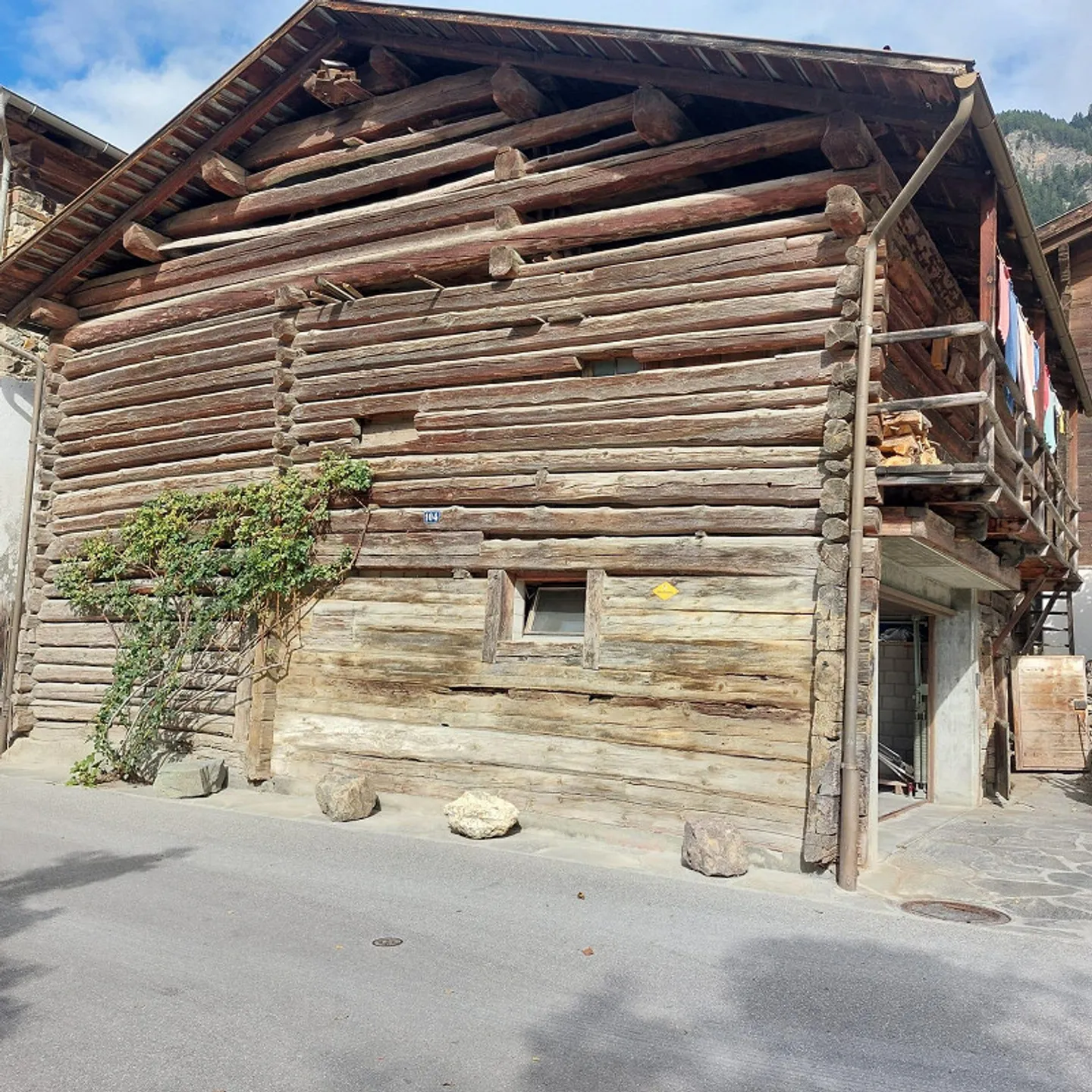Rustikales Mehrfamilienhaus mit historischem Wert - Foto 3 von 30