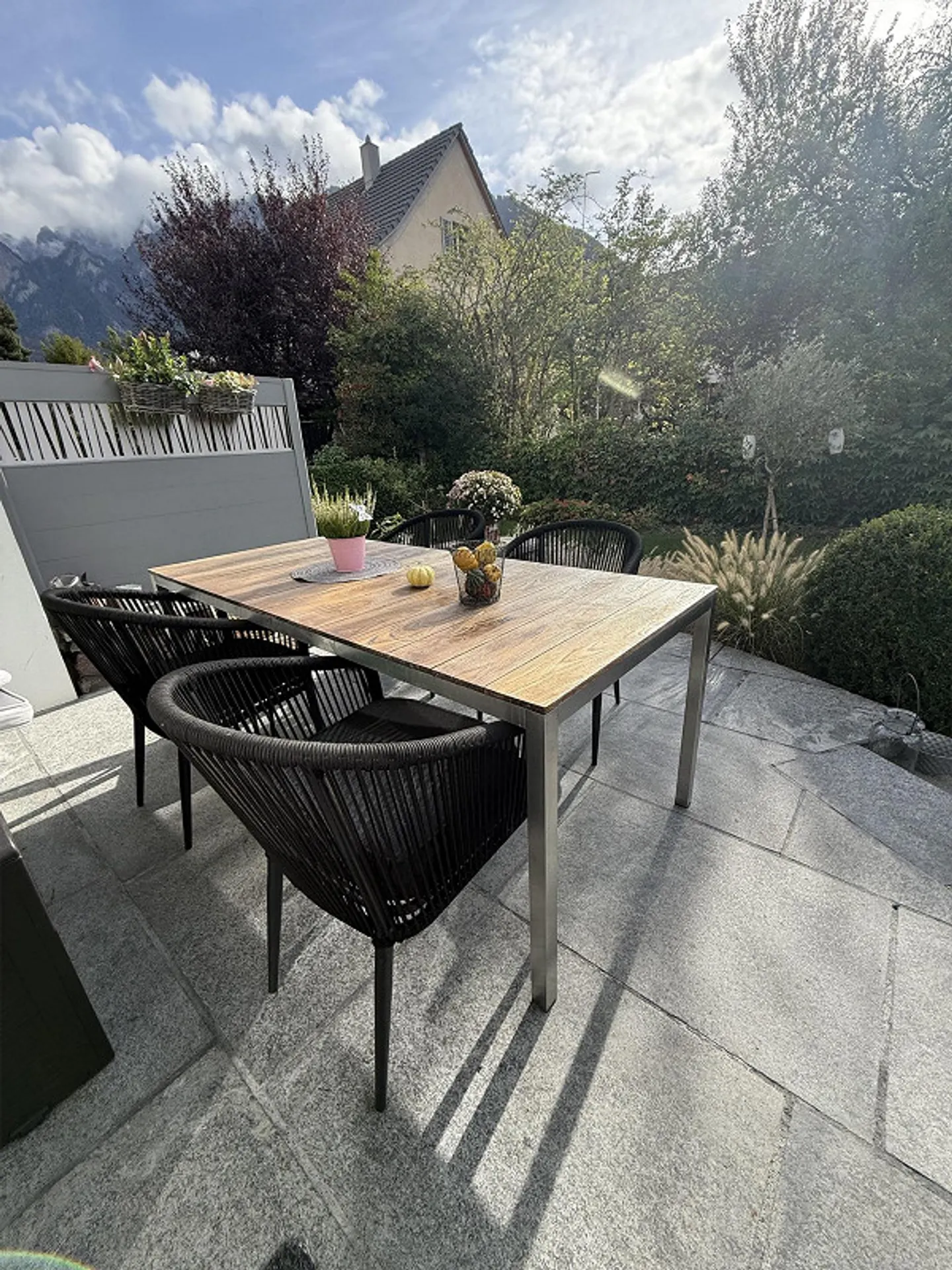 Well-maintained 6-room single-family house in sunny location with a view in Chur - Photo 3 of 15