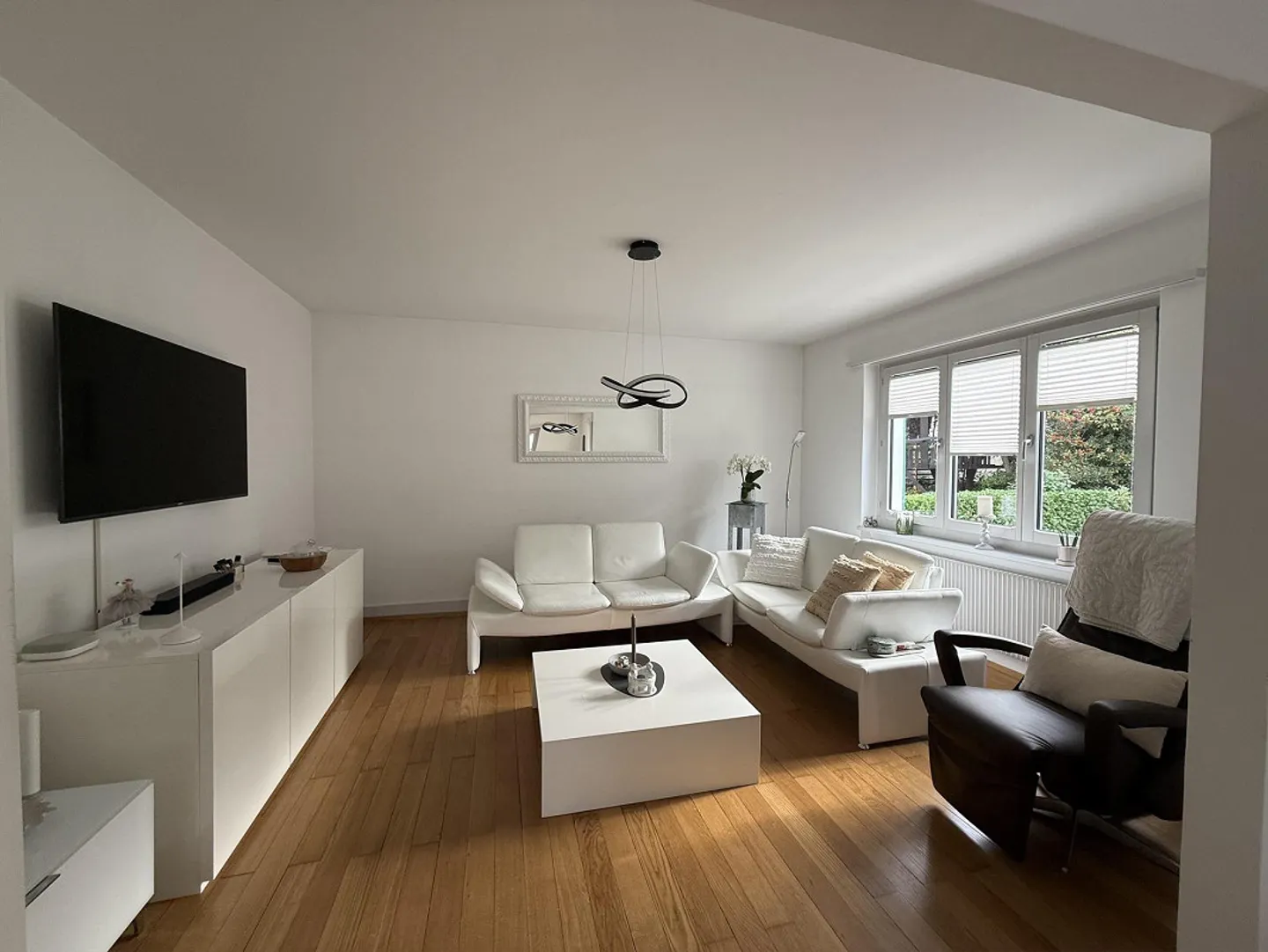 Well-maintained 6-room single-family house in sunny location with a view in Chur - Photo 5 of 15
