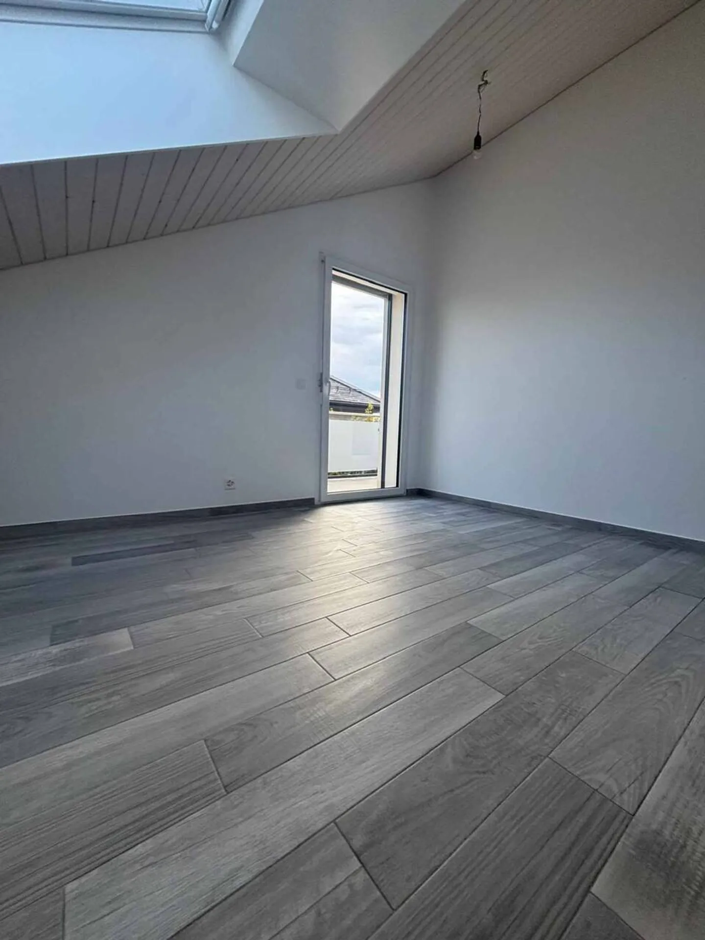 Charming 4.5 Room Apartment on the 2nd Floor - 1162 ST-PREX - Photo 9 of 13