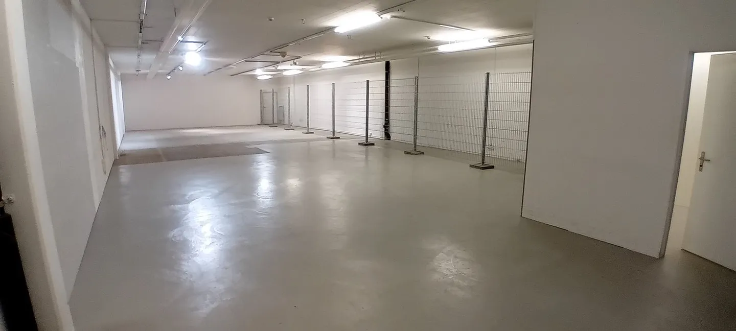 Storage space in a convenient location - Photo 2 of 4