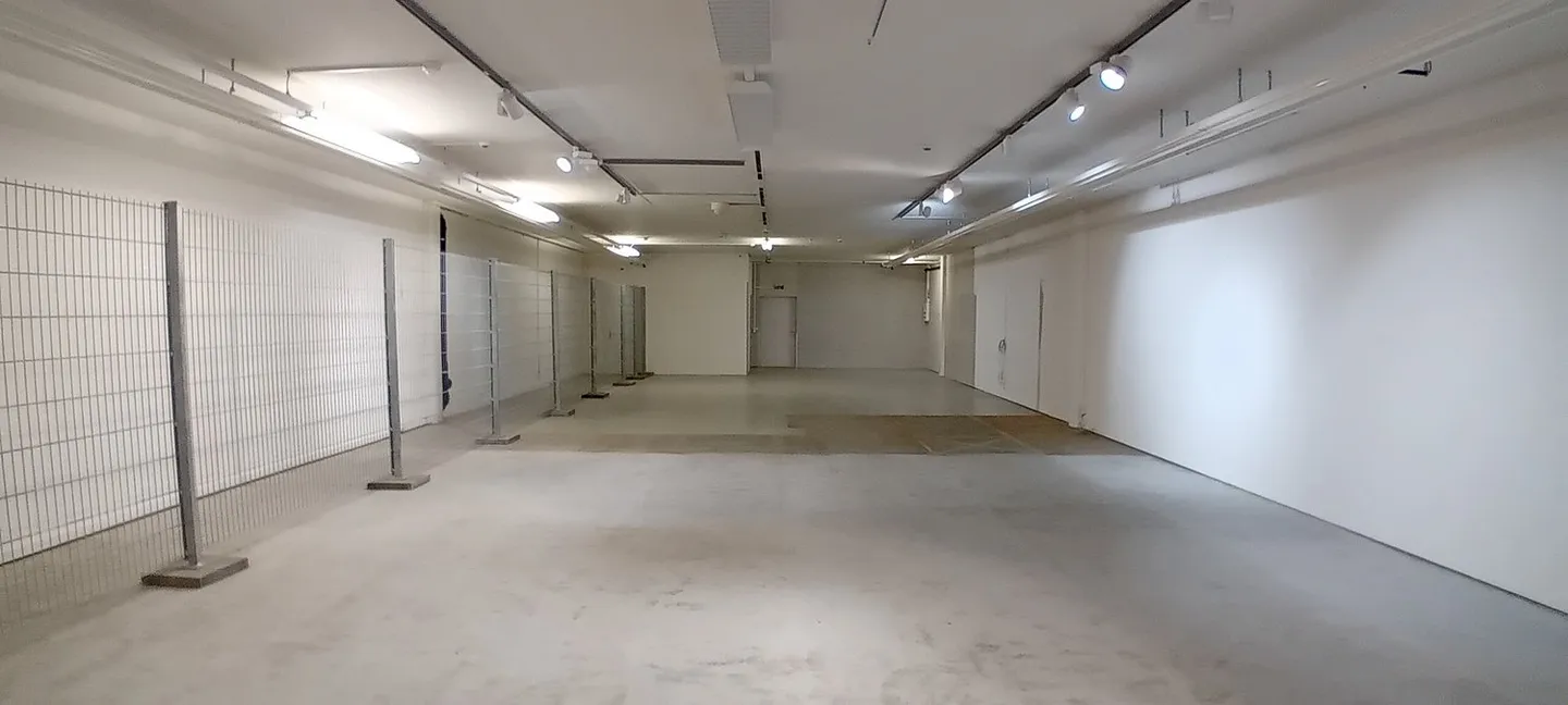 Storage space in a convenient location - Photo 4 of 4