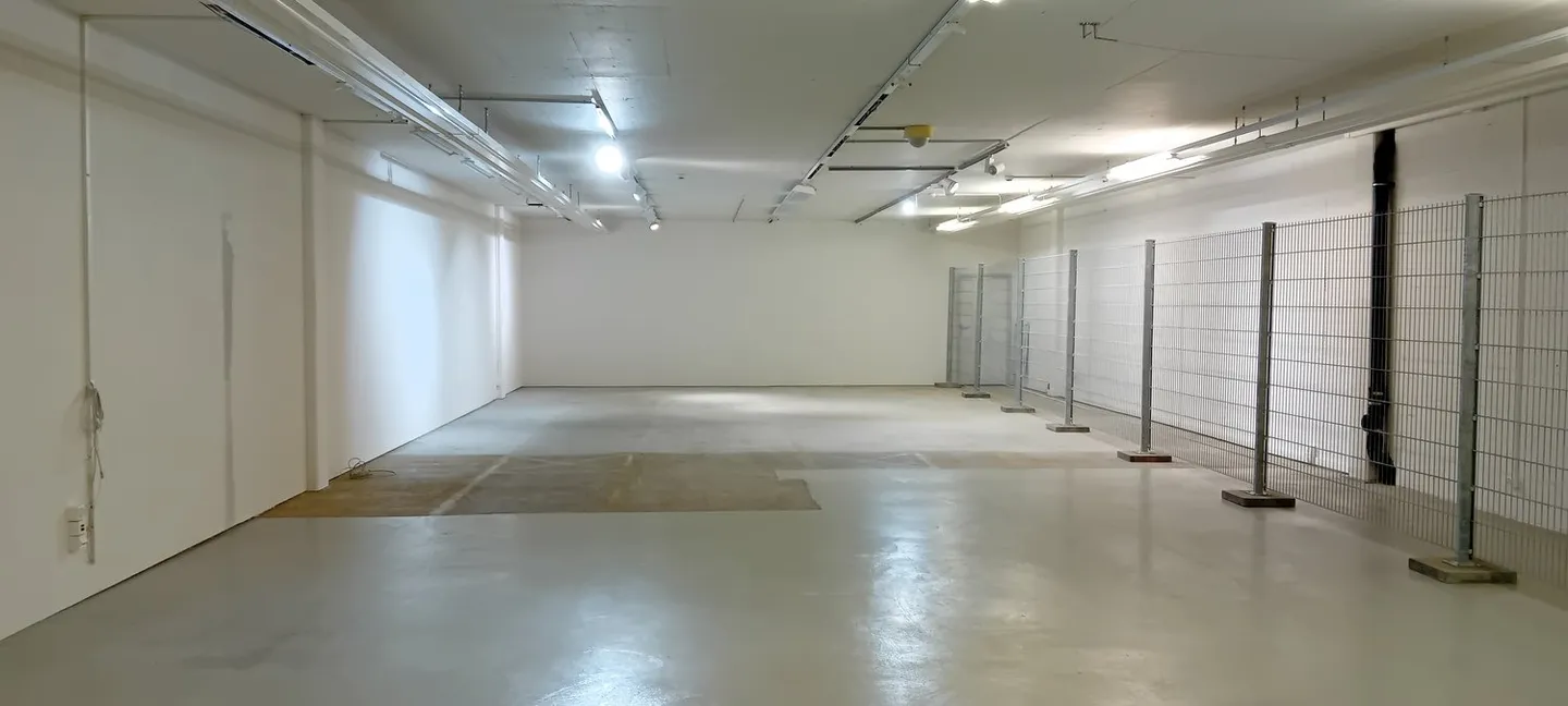 Storage space in a convenient location - Photo 3 of 4