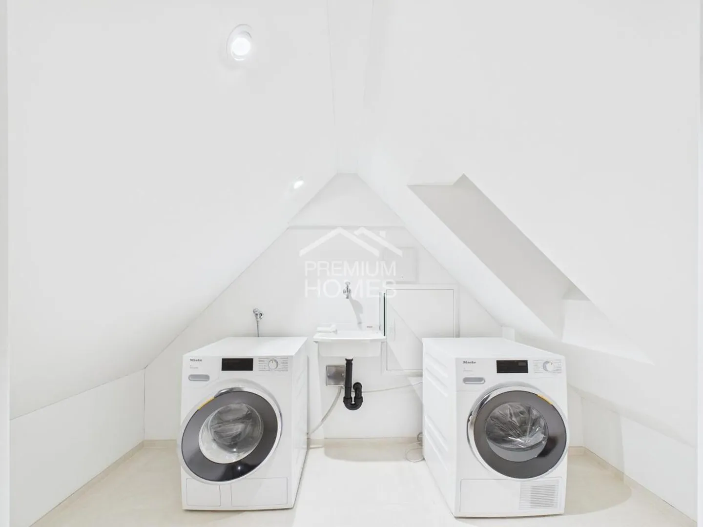 Un nouveau bâtiment pour arriver et se sentir bien - Photo 10 sur 11