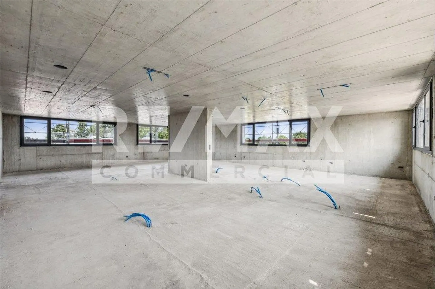 Ultimo ufficio disponibile in un nuovo edificio industriale a pochi passi da Mora - Foto 1 di 4
