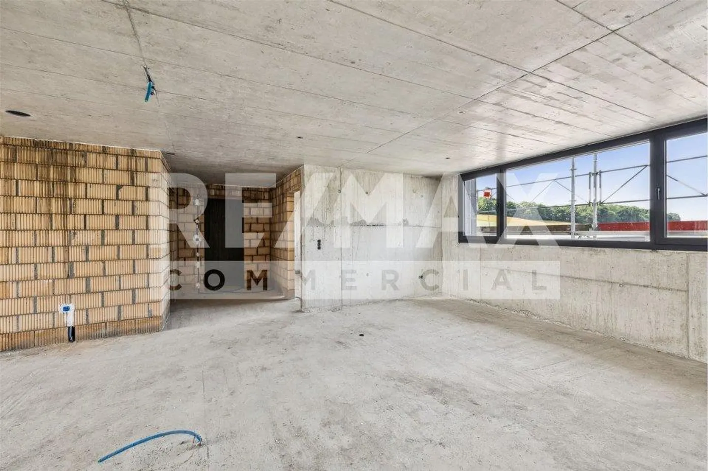 Ultimo ufficio disponibile in un nuovo edificio industriale a pochi passi da Mora - Foto 2 di 4