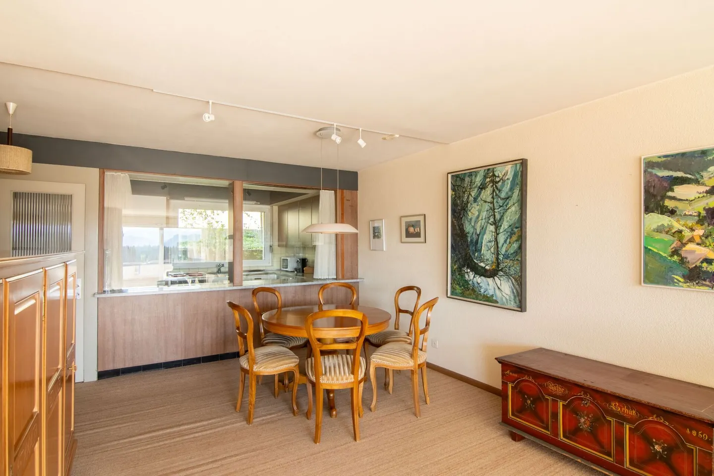 Maison familiale jumelée spacieuse de 6,5 pièces avec vue sur la montagne et possibilités d'utilisation variées - Photo 4 sur 23