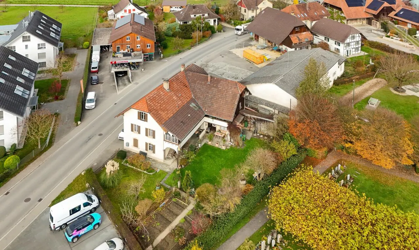 Affascinante casa bifamiliare con potenziale a Kappelen - Foto 3 di 11