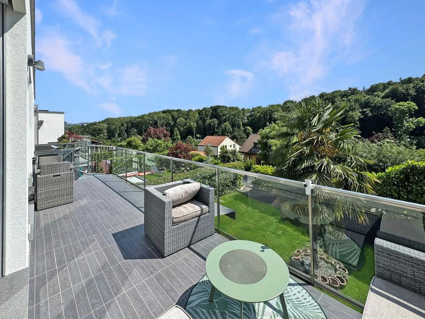 Casa adiacente con 5,5 stanze e grande giardino a Valeyres-sous-Montagny - Foto 4 di 6