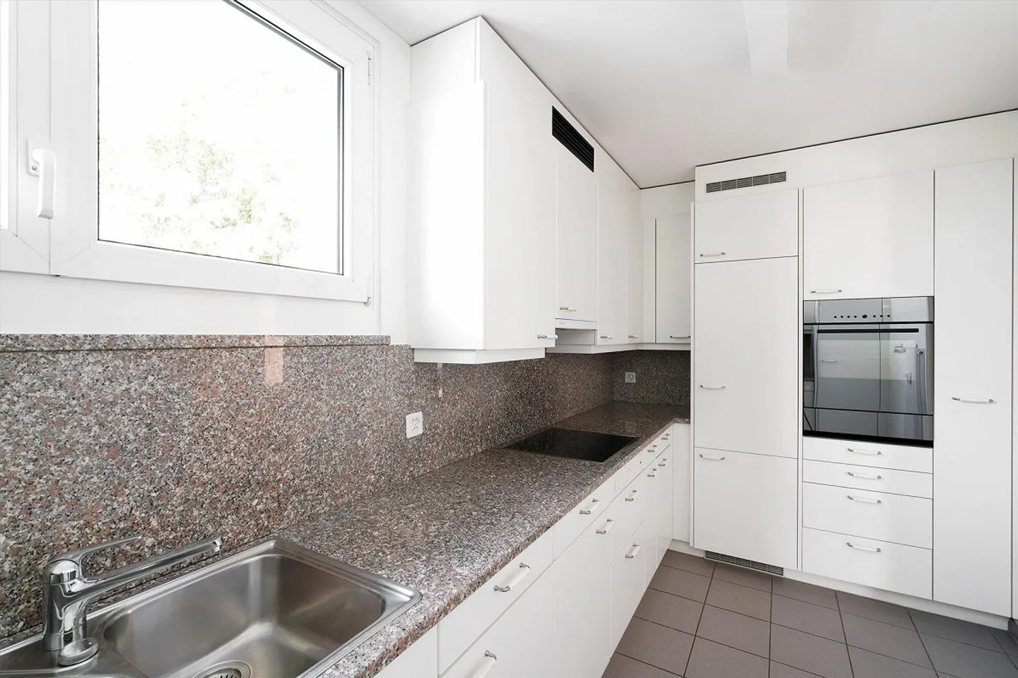 Wohnen mit Stil & traumhafter Aussicht! - Foto 4 von 12