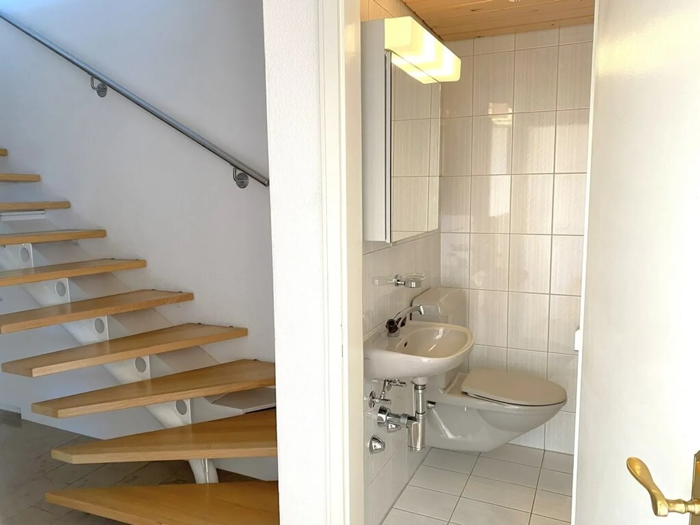 Living with a panoramic view on the 14th floor - Photo 7 of 11