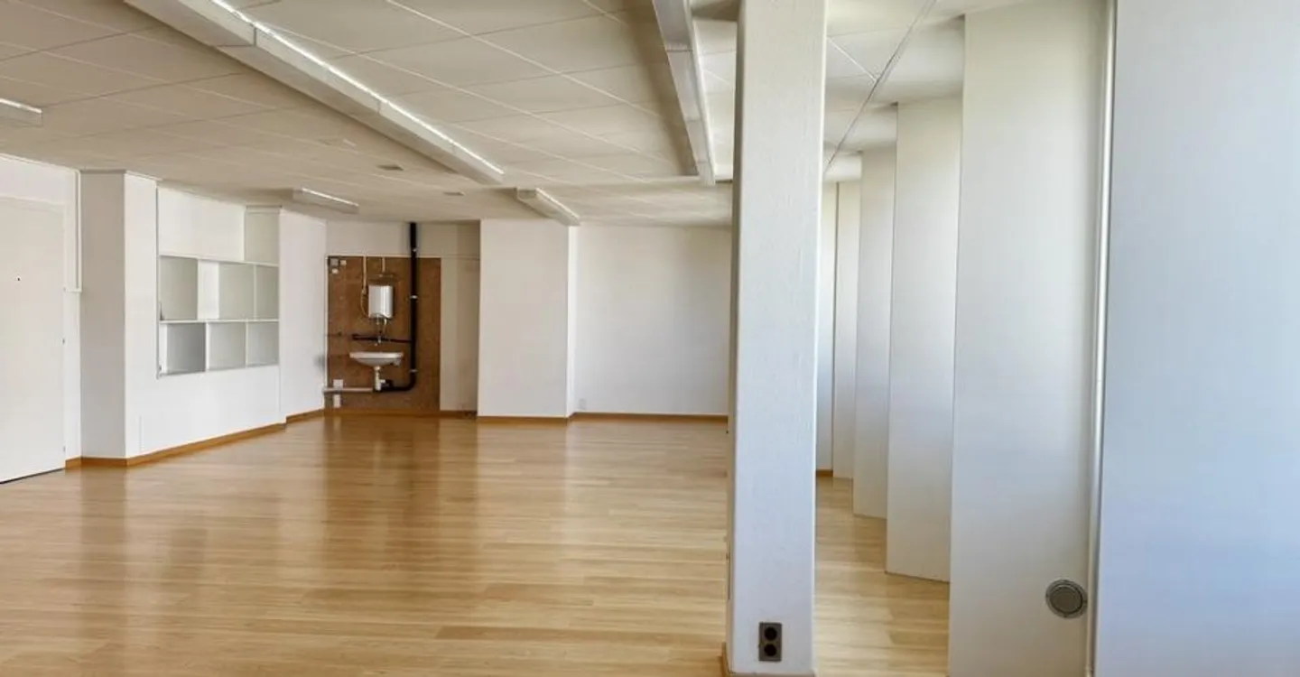 Ufficio nel cuore di Olten in affitto - tre mesi di affitto GRATIS! - Foto 5 di 8