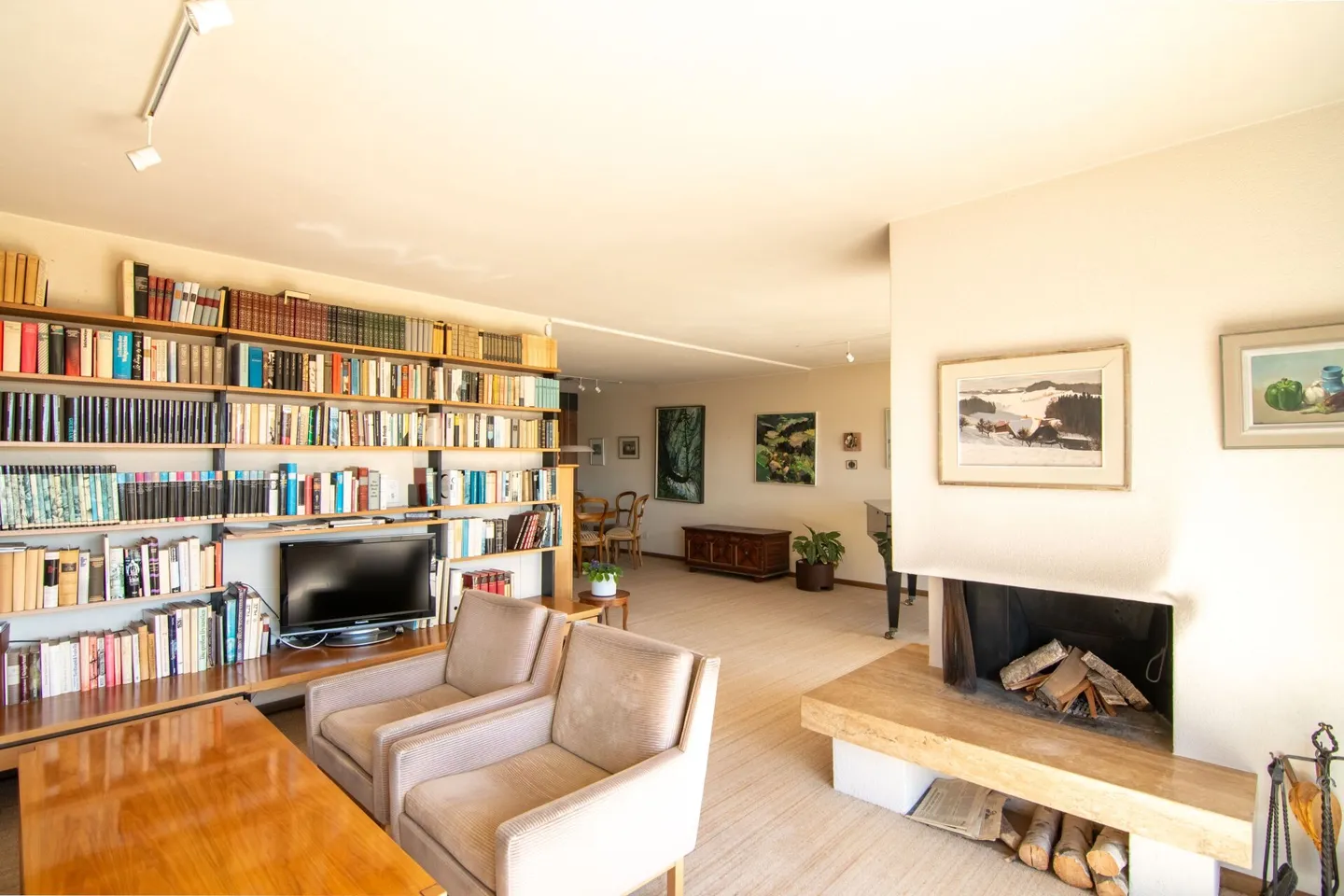 Maison familiale jumelée spacieuse de 6,5 pièces avec vue sur la montagne et possibilités d'utilisation variées - Photo 8 sur 23