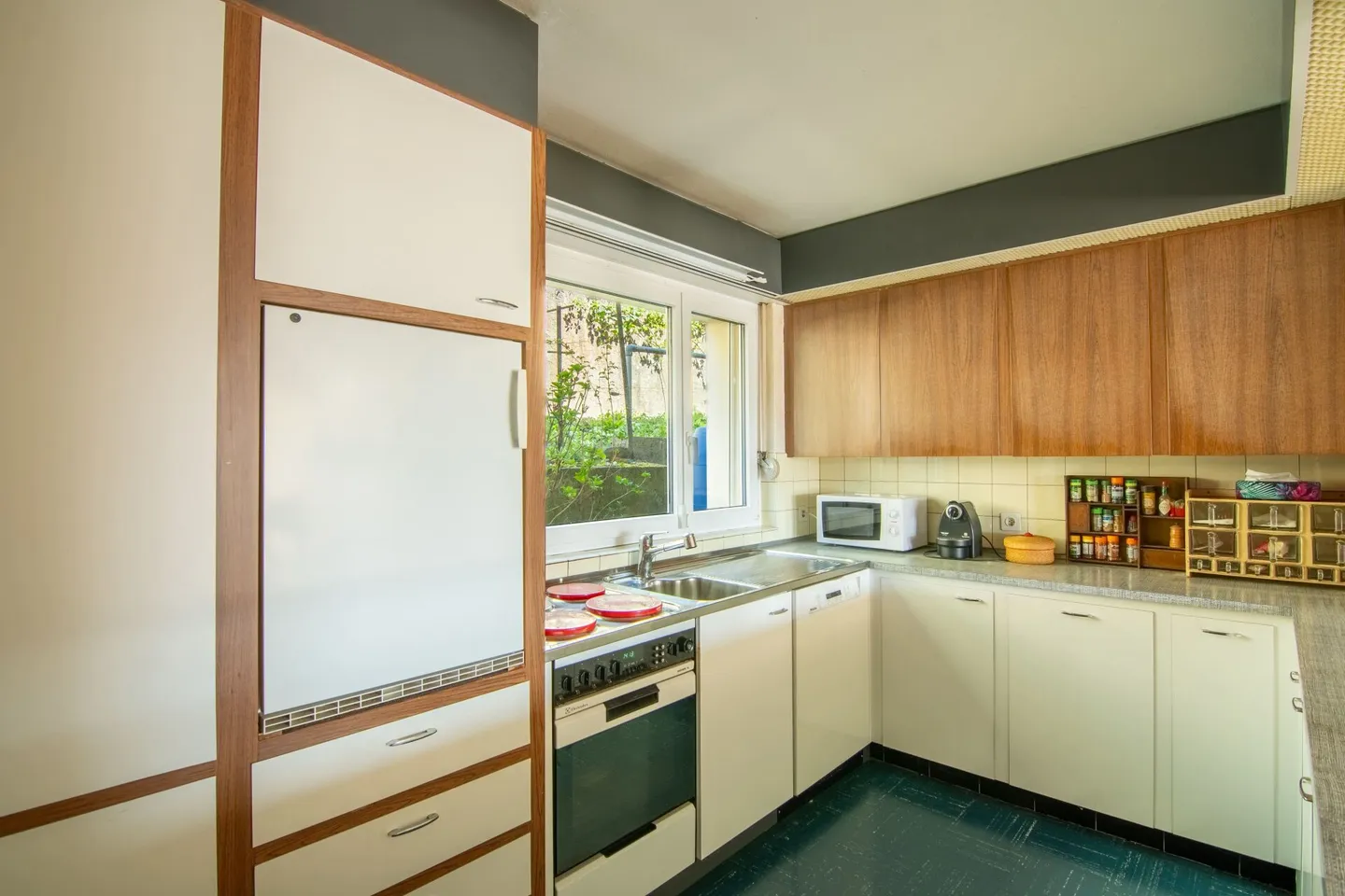 Maison familiale jumelée spacieuse de 6,5 pièces avec vue sur la montagne et possibilités d'utilisation variées - Photo 10 sur 23