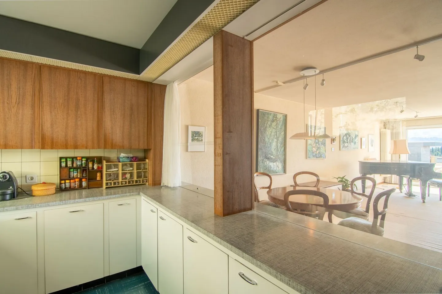 Maison familiale jumelée spacieuse de 6,5 pièces avec vue sur la montagne et possibilités d'utilisation variées - Photo 11 sur 23