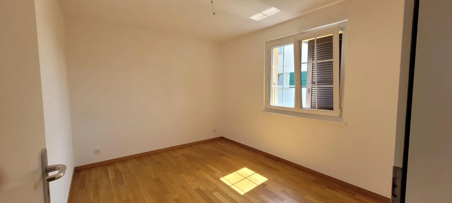 Beautiful bright 4.5-room apartment on the 1st floor with balcony - Photo 7 of 7