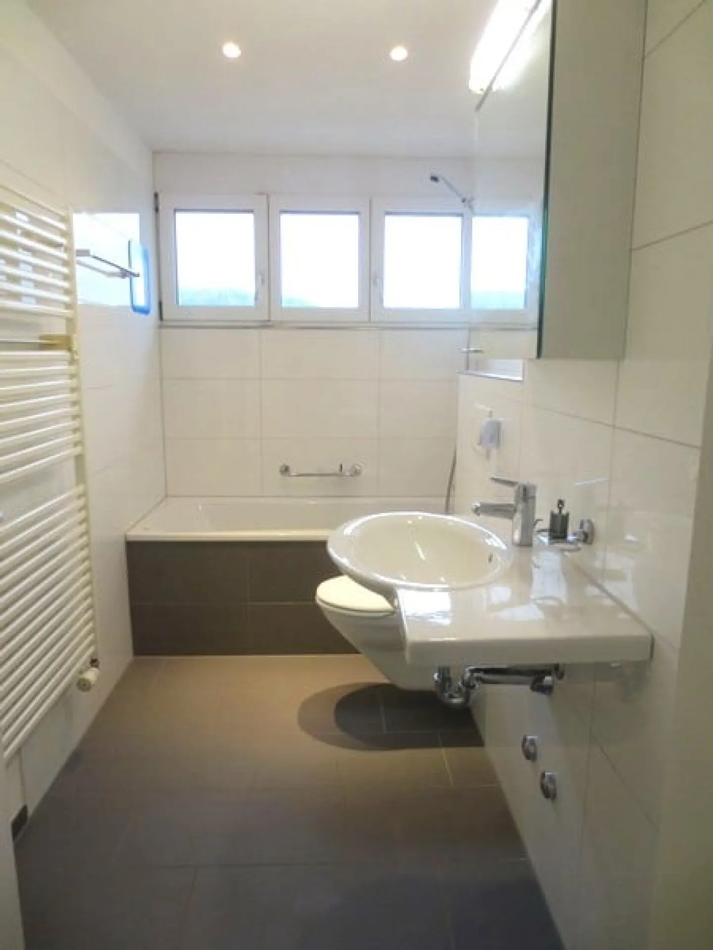 Appartamento cooperativo luminoso e conveniente - Foto 2 di 8