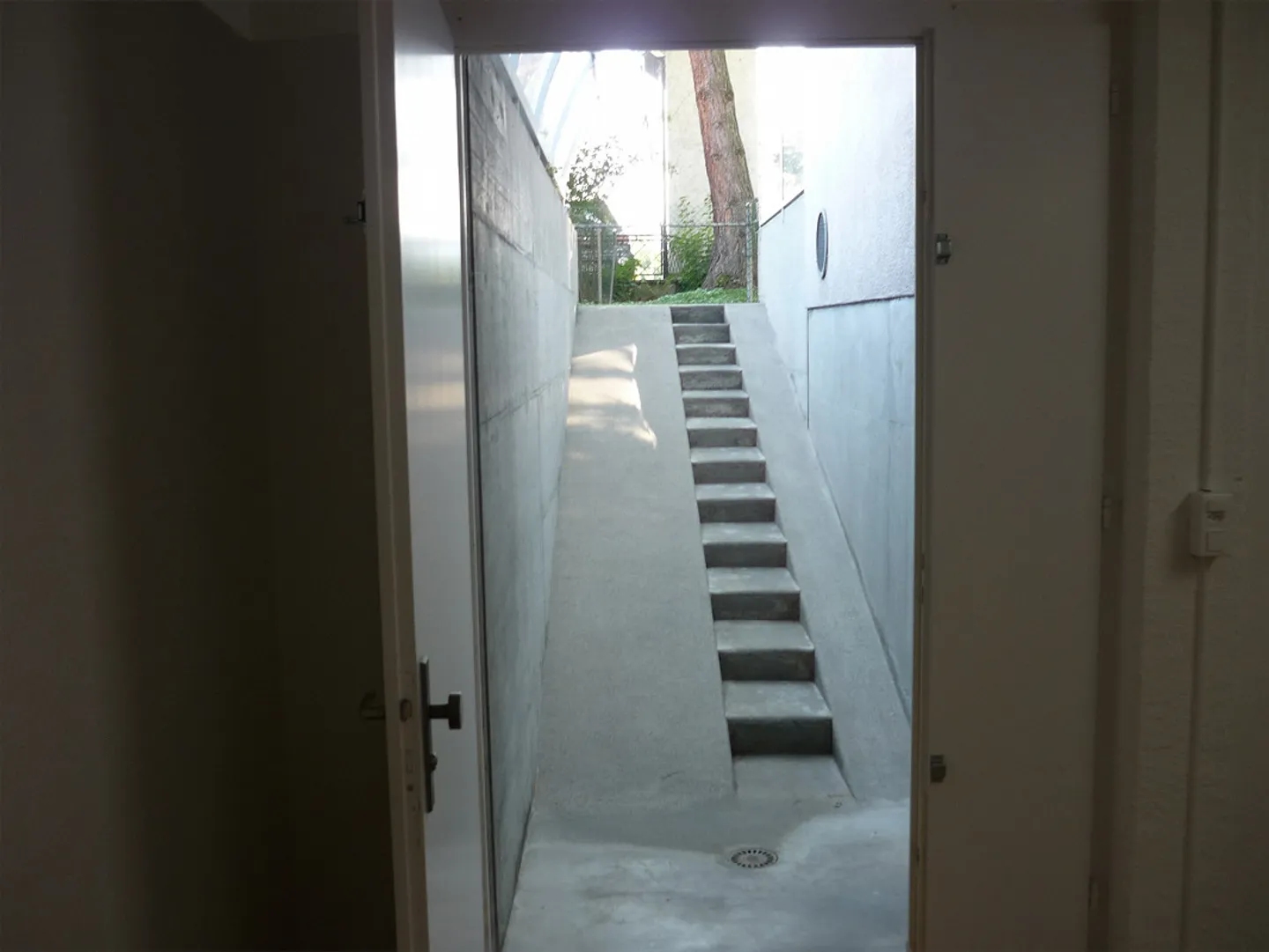 Stockage / Atelier / Salle de Loisirs avec Accès Direct de l'Extérieur - Photo 5 sur 5