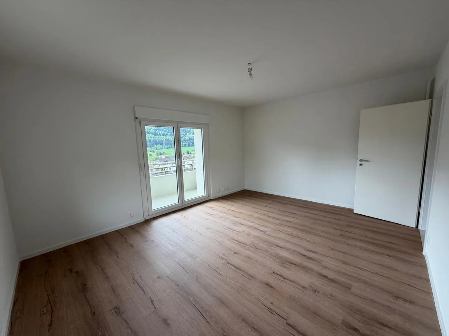 Apartment for rent - Photo 2 of 4