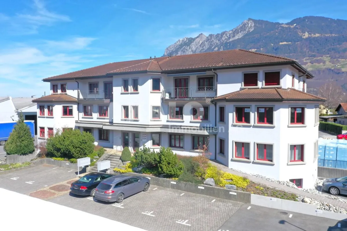 Spazio ufficio/pratica luminoso in una posizione ben collegata a Sevelen - Foto 11 di 12