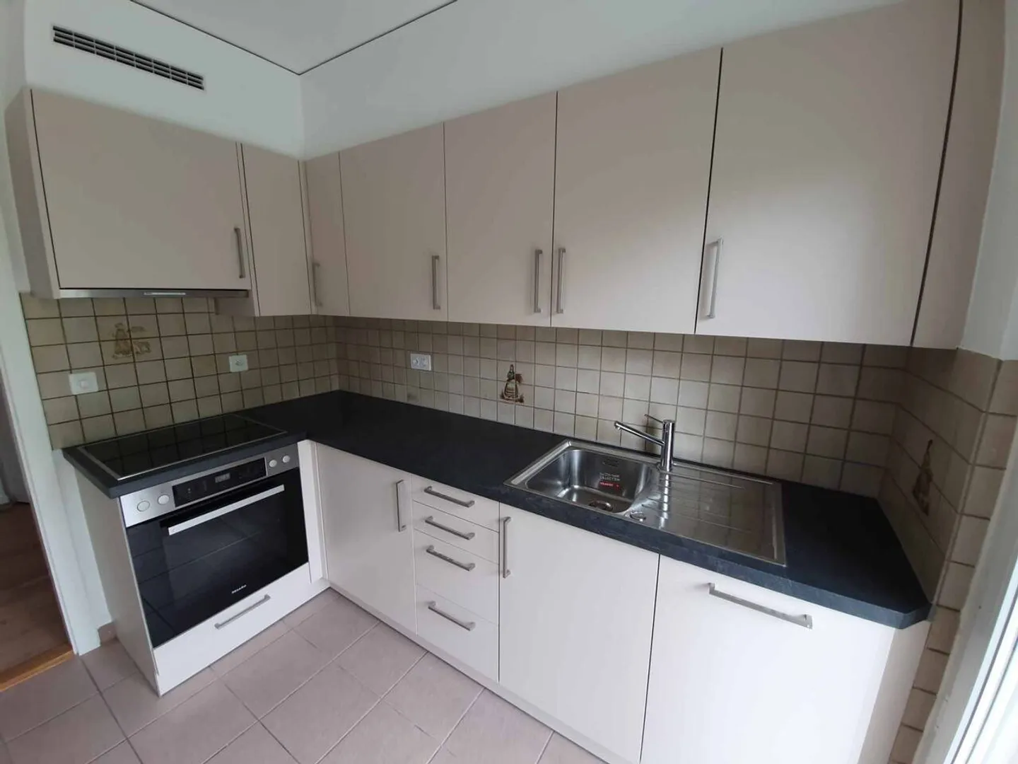 Apartment for rent - Photo 4 of 13