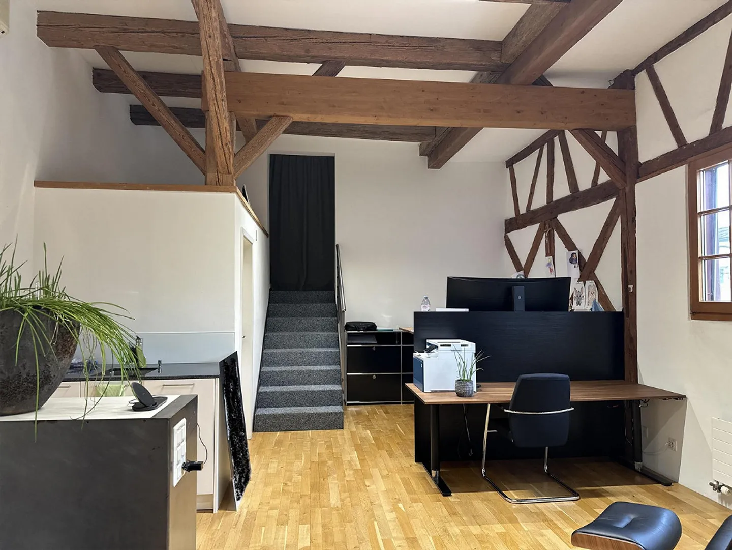 Espace commercial dans un bâtiment ancien historique - Photo 6 sur 13