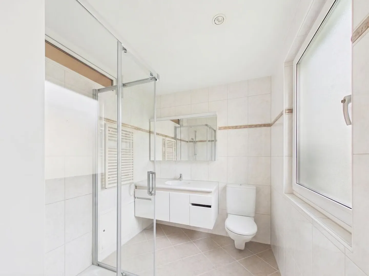 Spacious Apartment with Large Terrace - Photo 11 of 13
