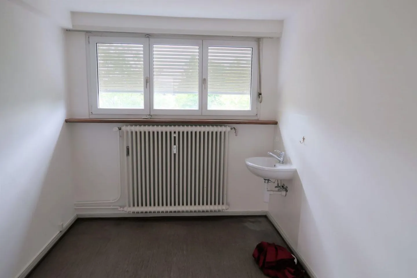 Mansardenzimmer an zentraler Lage - Foto 2 von 2