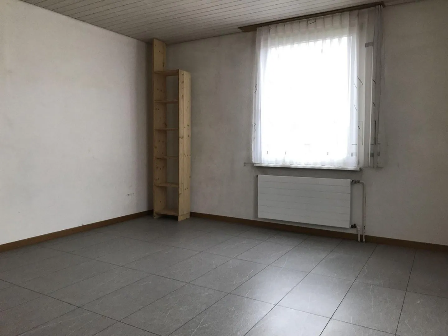 1 ZIMMERWOHNUNG MIT SEP. BAD - IDEAL FÜR WOCHENAUFENTHALTER - Photo 2 of 10