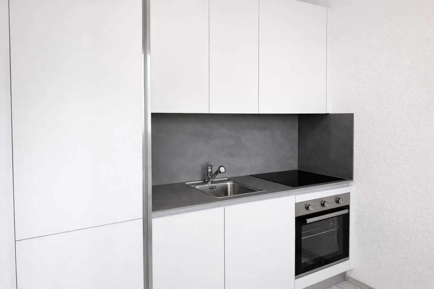 Appartement 2,5 pièces, fraîchement rénové, central à Losone - Photo 6 sur 13