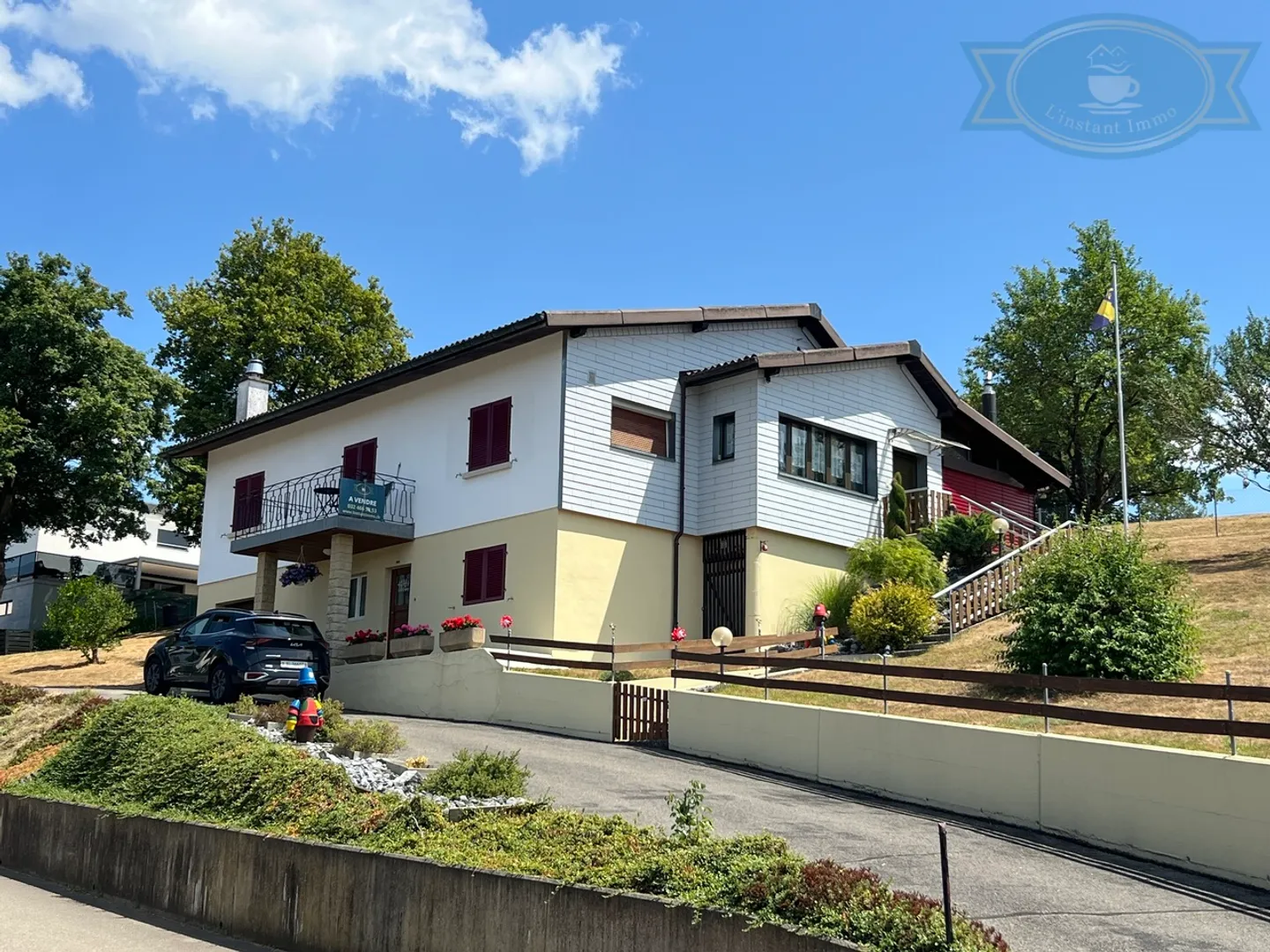 Spacious house with unobstructed view and large plot in Coeuve - Photo 1 of 15