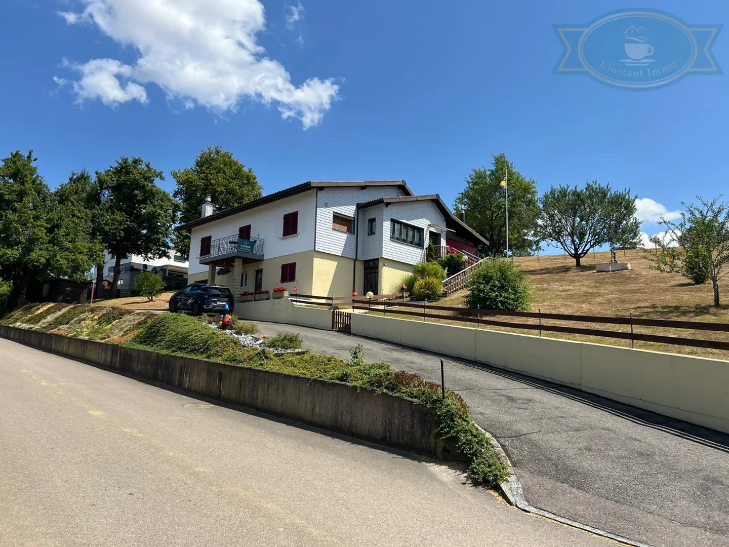 Spacious house with unobstructed view and large plot in Coeuve - Photo 15 of 15