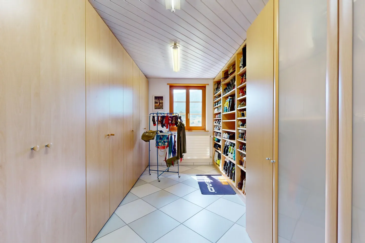 Die perfekte Balance: Zeitgenössische Eleganz und Ruhe in Court - Foto 14 von 28