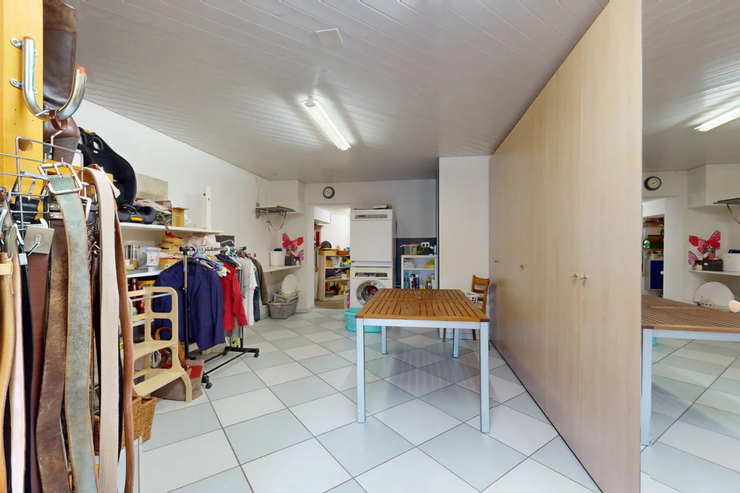 Die perfekte Balance: Zeitgenössische Eleganz und Ruhe in Court - Foto 15 von 28