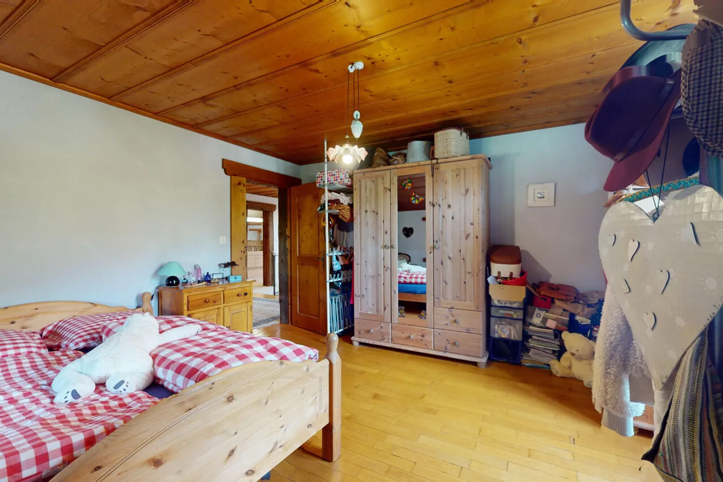 Die perfekte Balance: Zeitgenössische Eleganz und Ruhe in Court - Foto 16 von 28