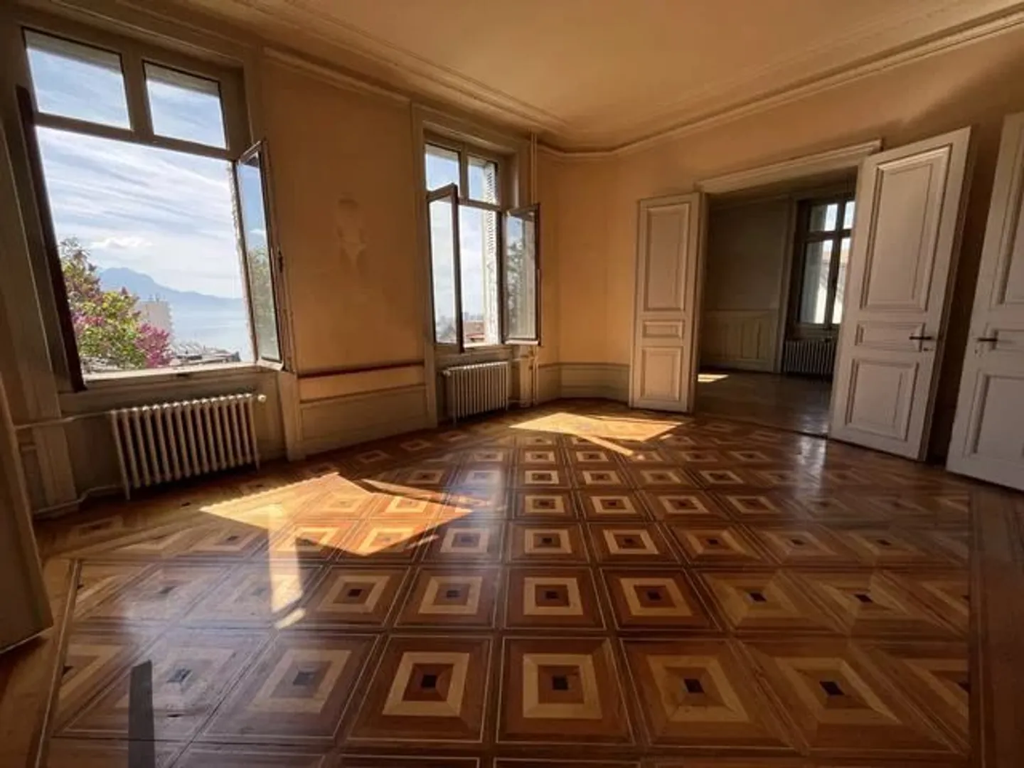Appartamento con 4 stanze al piano rialzato - Foto 1 di 9