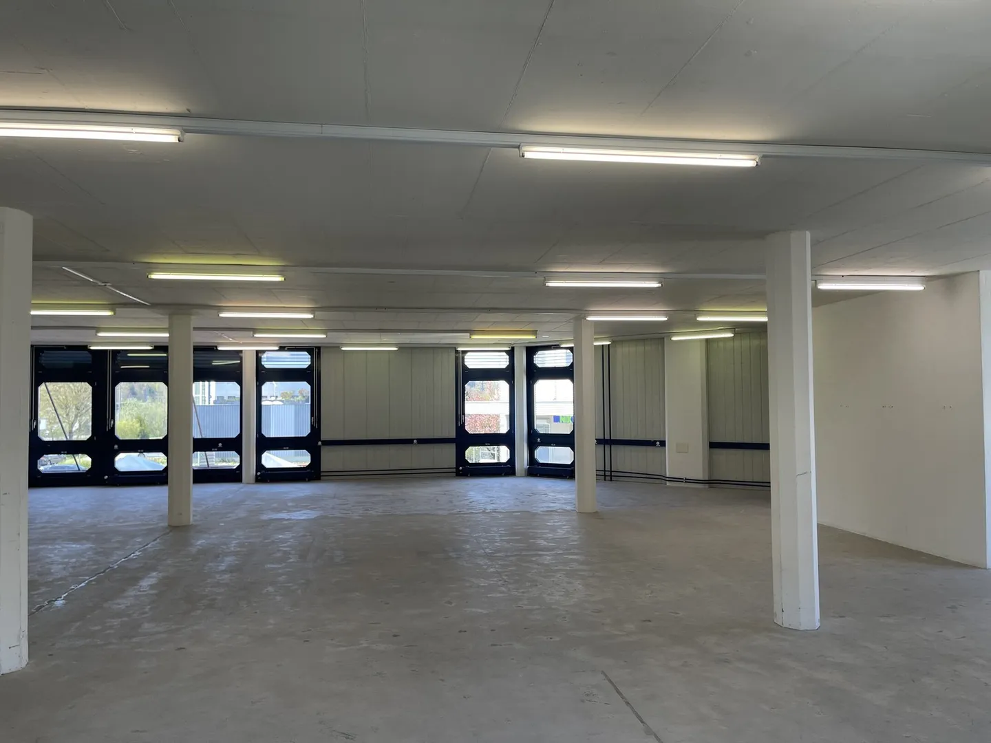 Versatile Office Space in Grindel - Photo 3 of 5